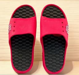 Men's Open-Toe Slip-On Slippers with Textured Footbed and Graphic Side Detail