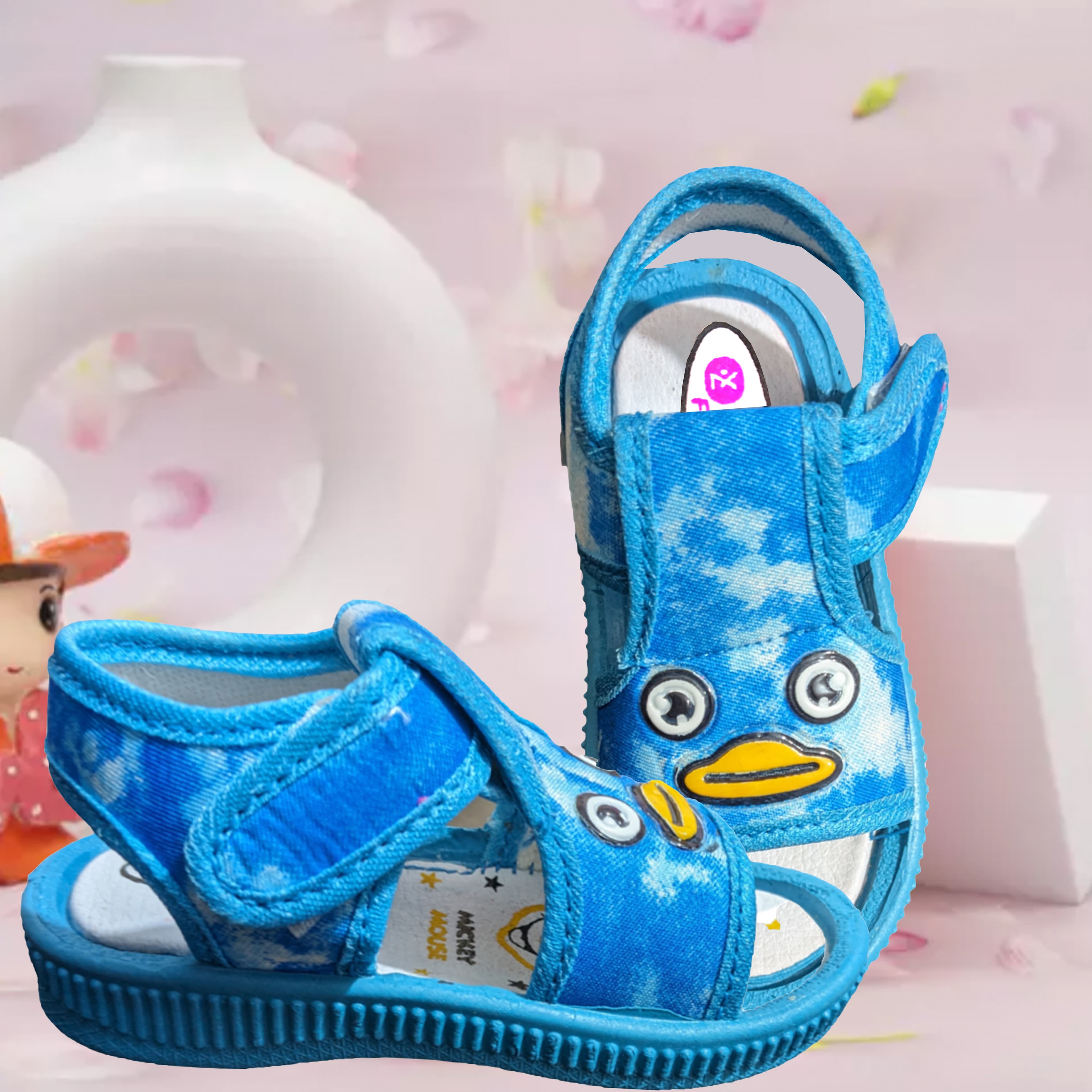 Infant Cartoon Face Open-Toe Sandals with Hook-and-Loop Ankle Strap thumbnail 2