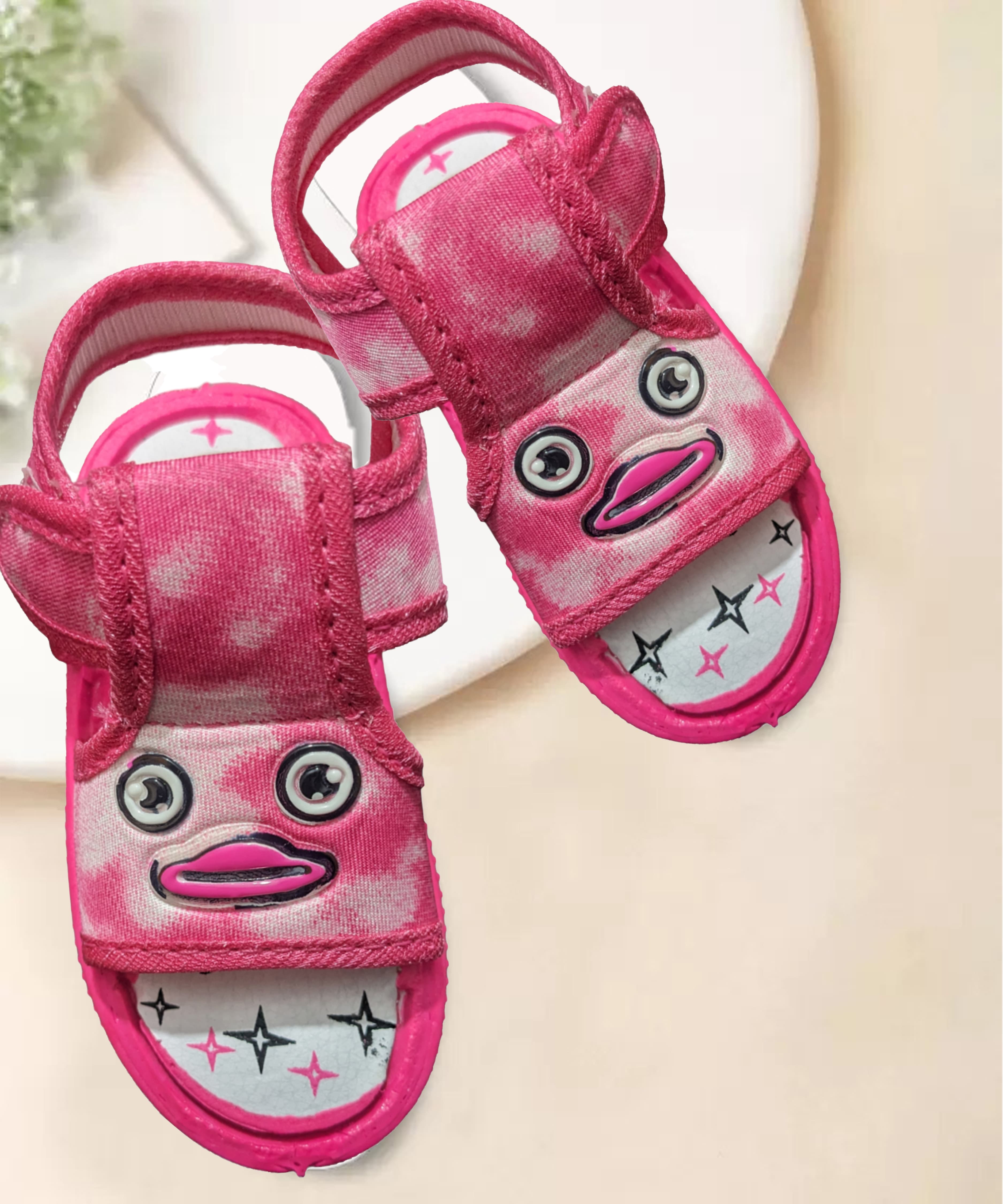 Girls Cartoon Face Open-Toe Sandals with Adjustable Back Strap thumbnail 4