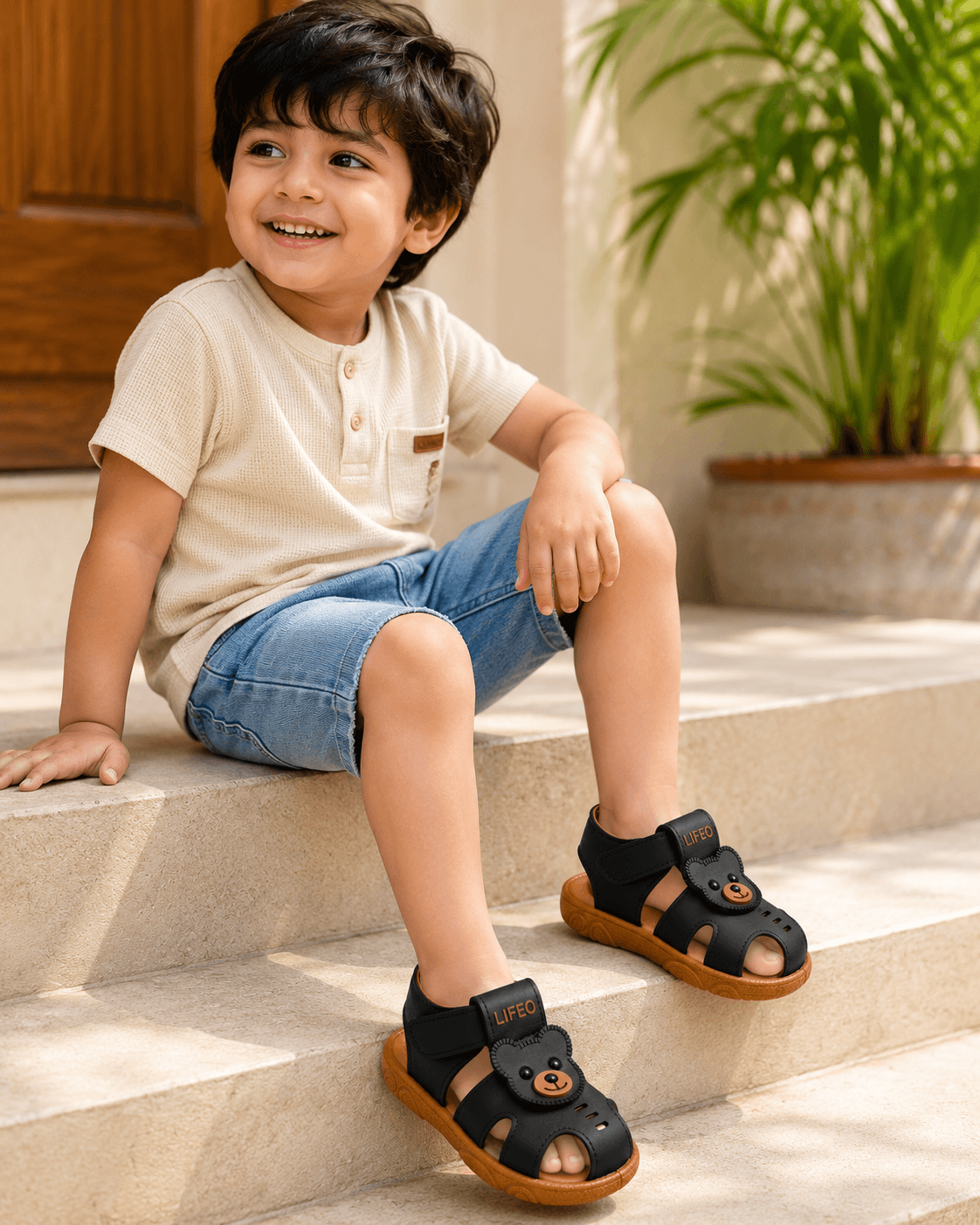 Kids Bear Appliqué Open-Toe Sandals with Hook-and-Loop Ankle Strap thumbnail 2