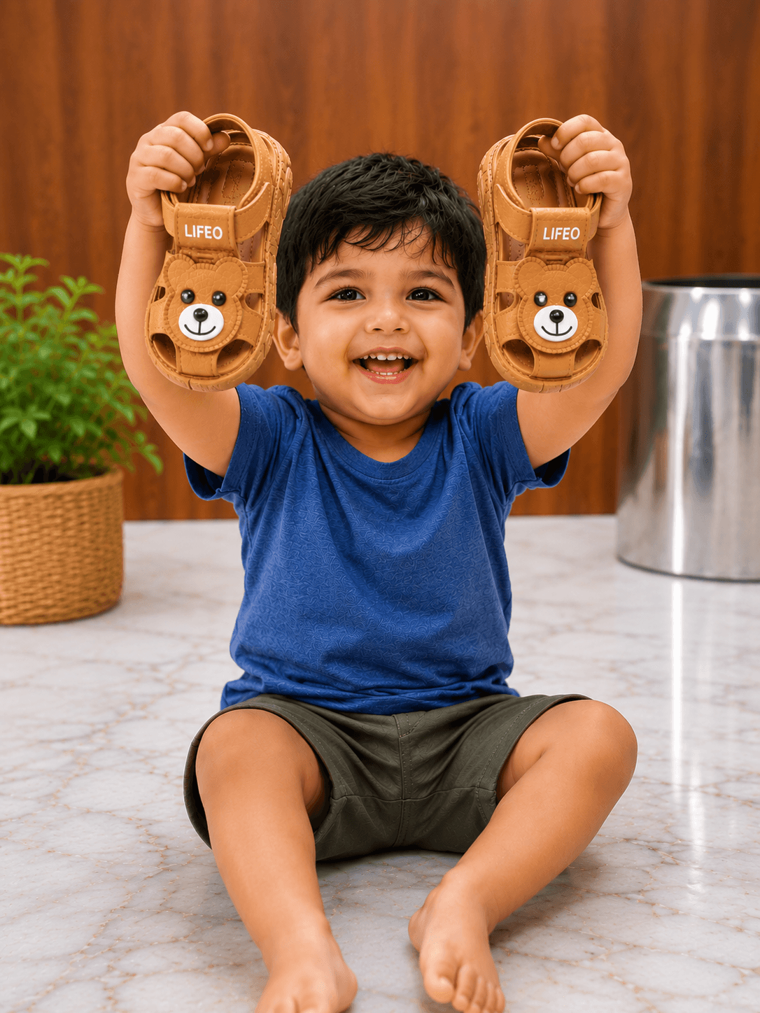 Kids Bear Appliqué Open-Toe Sandals with Adjustable Hook-and-Loop Strap thumbnail 5