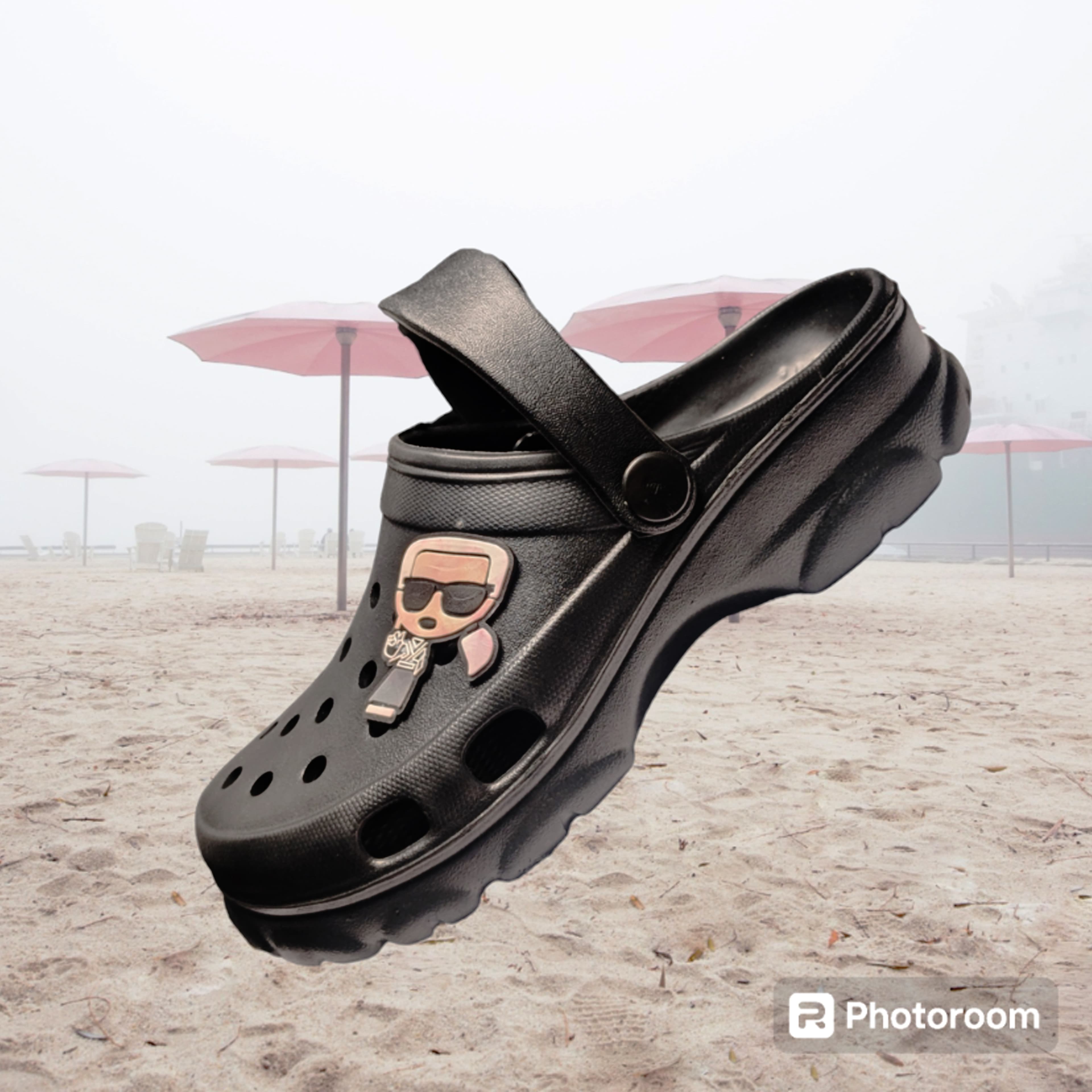 Men’s Ventilated Closed-Toe Casual Clogs with Pivoting Heel Strap