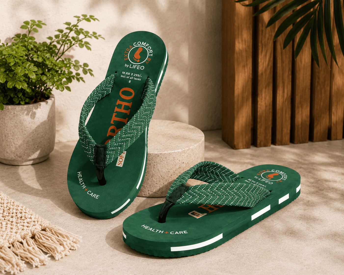 Men’s Textured Strap Thong Flip Flops with Contrast Side Stripe Sole